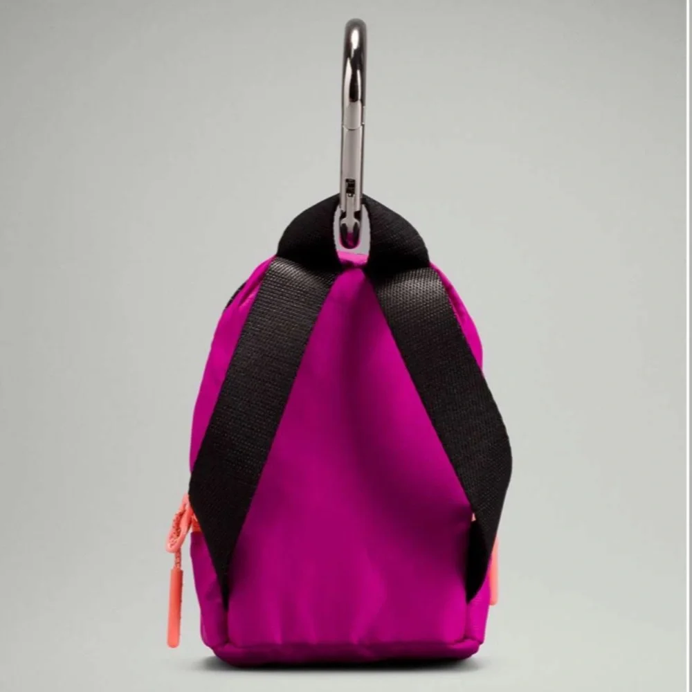 Lululemon adventure backpack nano clip - đź’śđź’— pairs with Sonic Pink belt bag - Picture 3 of 7